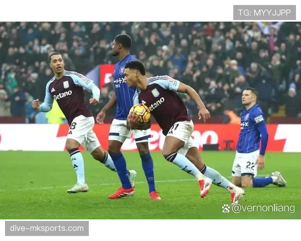 伊普斯维奇强势崛起,豪取英超三连胜闪耀赛场 伊普斯维奇强势崛起,豪取英超三连胜闪耀赛场