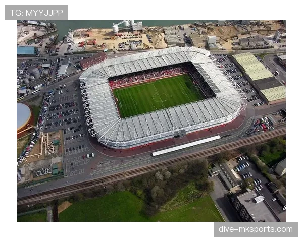 布莱顿新球场迎首场英超对决,球迷热盼激情四溢的主场盛宴 布莱顿新球场迎首场英超对决,球迷热盼激情四溢的主场盛宴