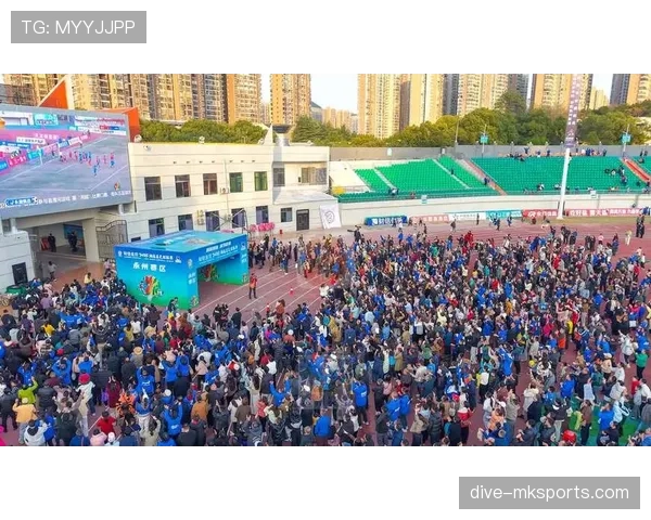 巴尔韦德庆祝动作再升级，引爆球场热潮引球迷热议