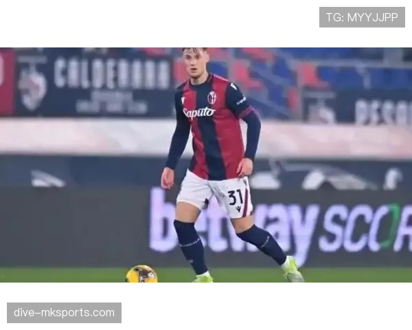 孔蒂执教风格强调高强度逼抢与三中卫体系，战术纪律严明