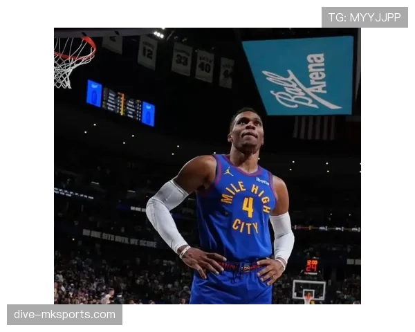 威少衣柜里塞满球衣，家里却连个挂衣服的柜子都没有？