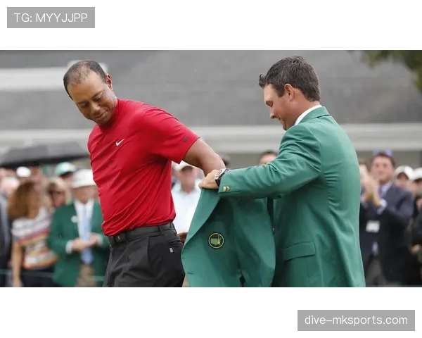 泰格·伍兹的后院居然比我家市中心房价还高，刷图的时候差点以为看豪宅杂志